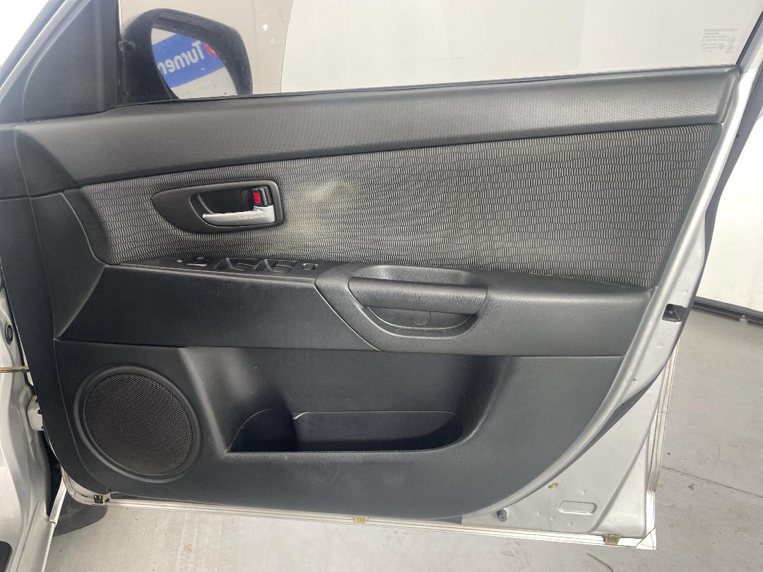 Photo '15' of Mazda Axela