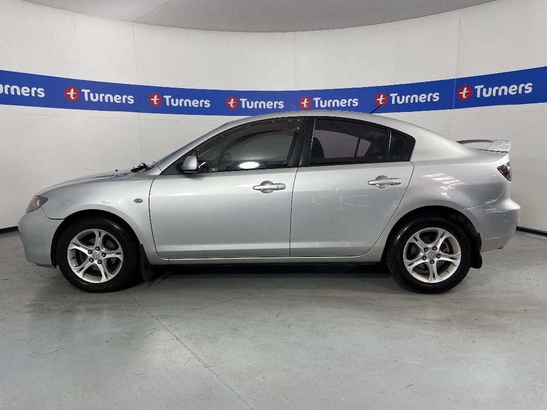 Photo '24' of Mazda Axela