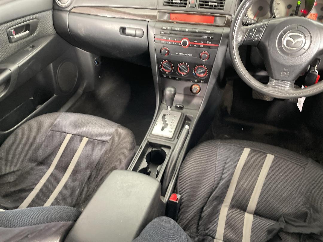 Photo '18' of Mazda Axela