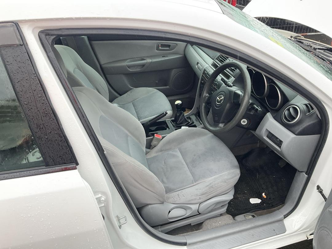 Photo '21' of Mazda Axela Photo '21' of Mazda Axela