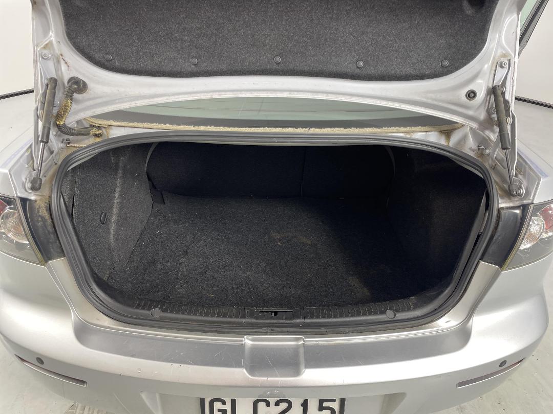 Photo '14' of Mazda Axela