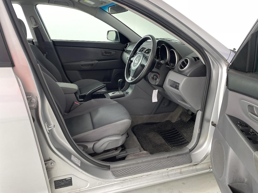 Photo '16' of Mazda Axela