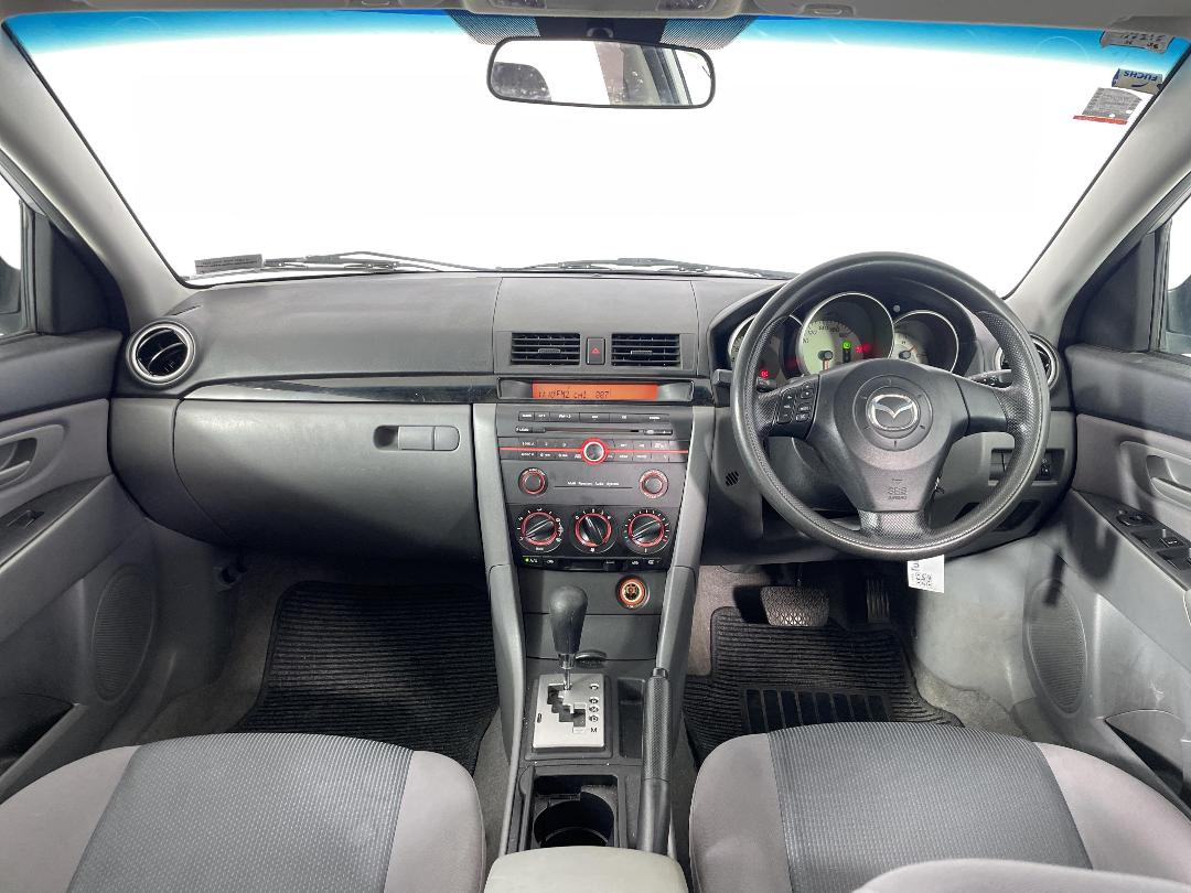 Photo '17' of Mazda Axela