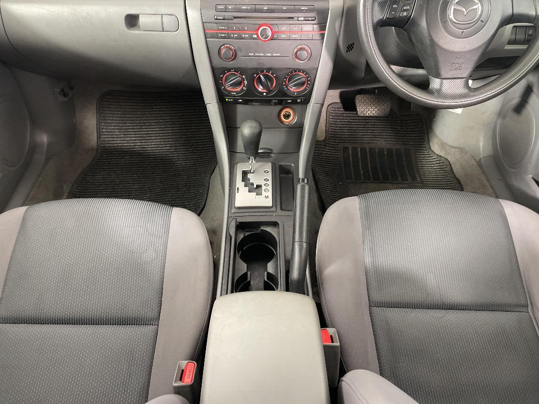 Photo '18' of Mazda Axela