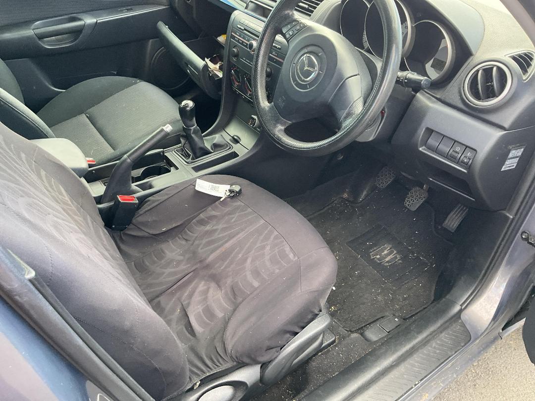 Photo '12' of Mazda Axela Photo '12' of Mazda Axela