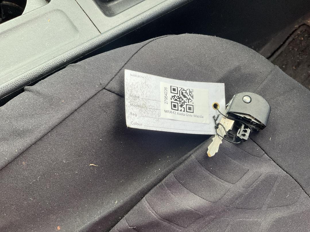 Photo '15' of Mazda Axela Photo '15' of Mazda Axela