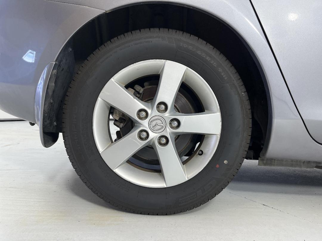 Photo '12' of Mazda Axela