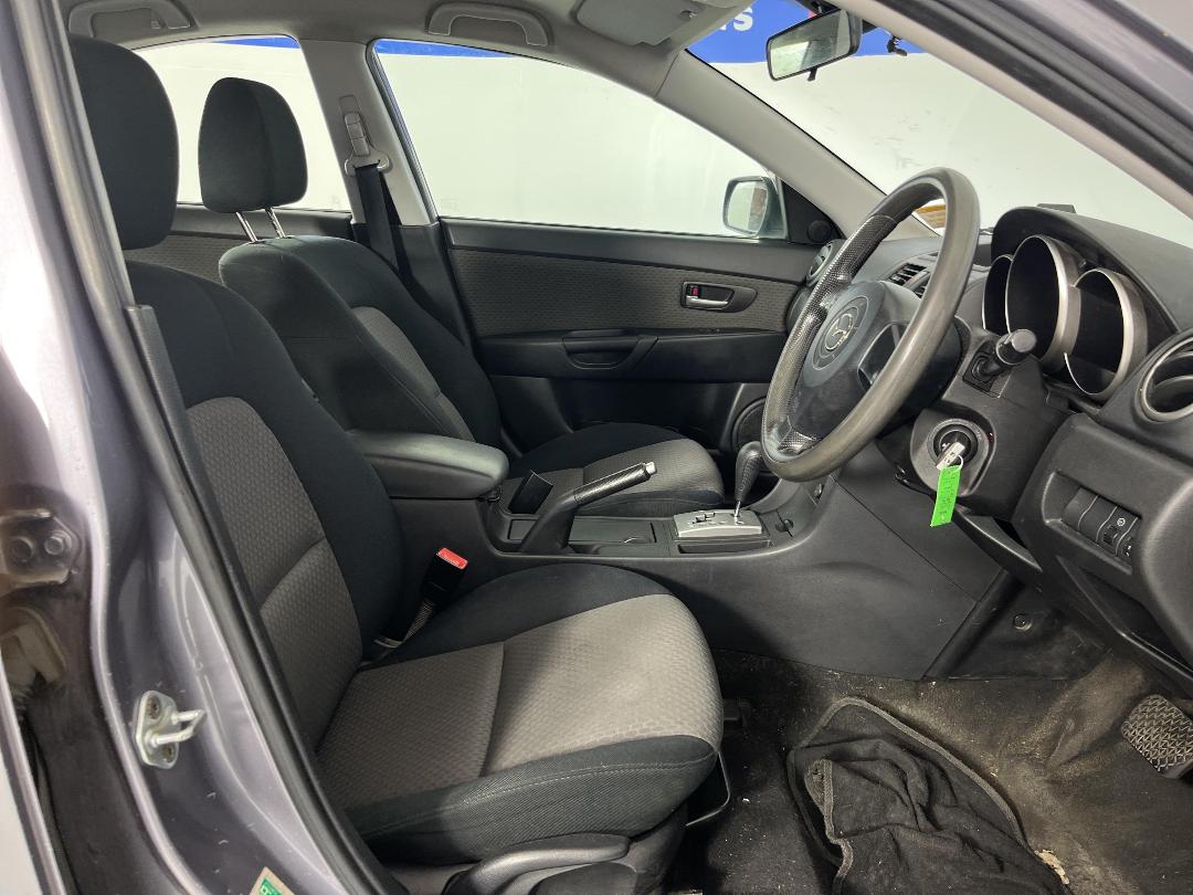 Photo '15' of Mazda Axela