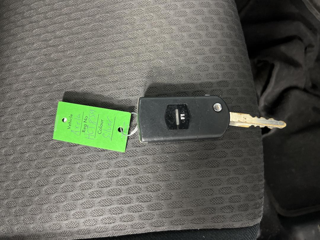 Photo '21' of Mazda Axela