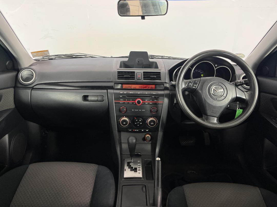 Photo '16' of Mazda Axela