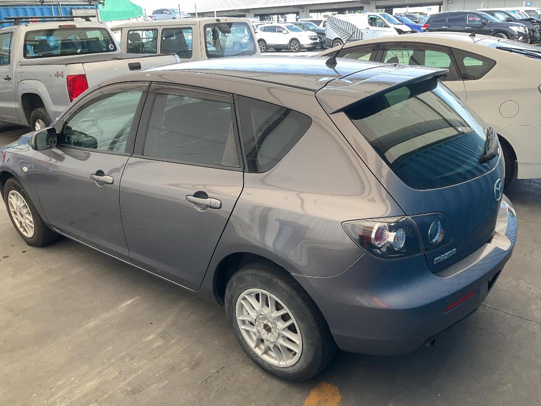 Photo '4' of Mazda Axela