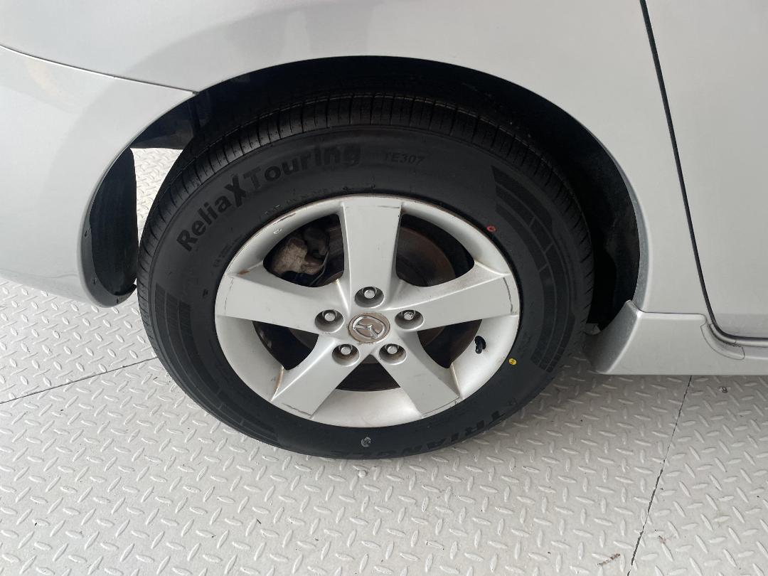 Photo '12' of Mazda Axela Photo '12' of Mazda Axela