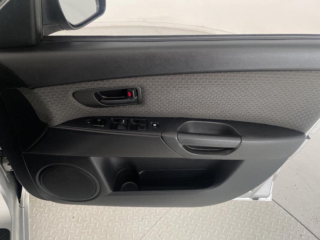 Photo '15' of Mazda Axela Photo '15' of Mazda Axela