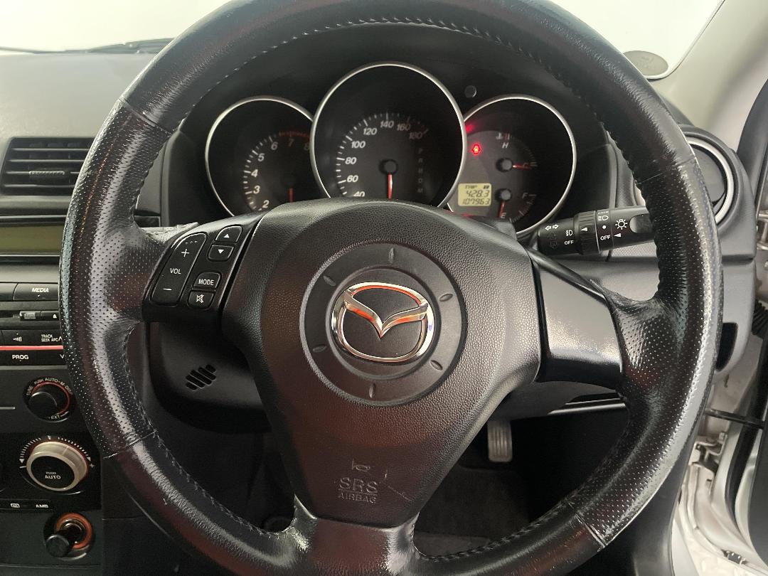 Photo '27' of Mazda Axela Photo '27' of Mazda Axela