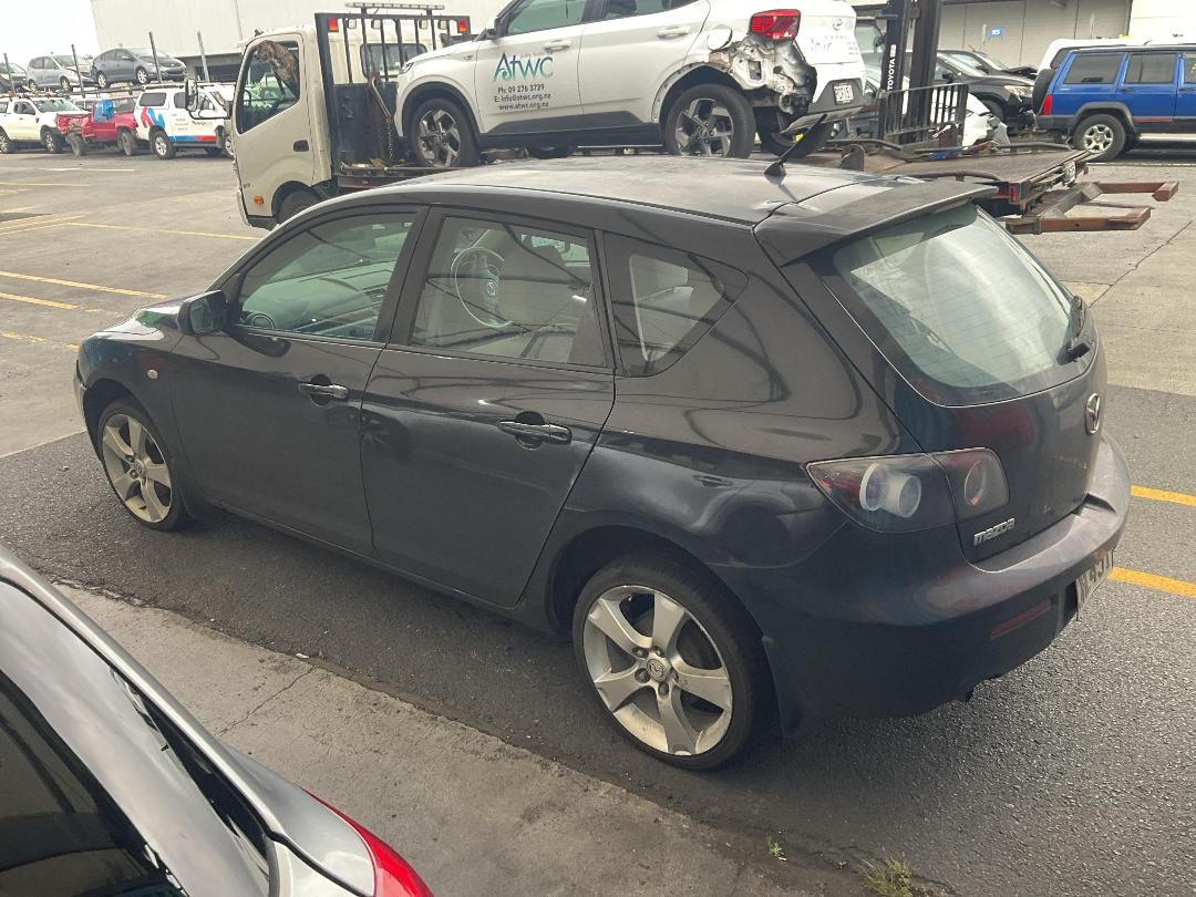 Photo '10' of Mazda Axela Photo '10' of Mazda Axela