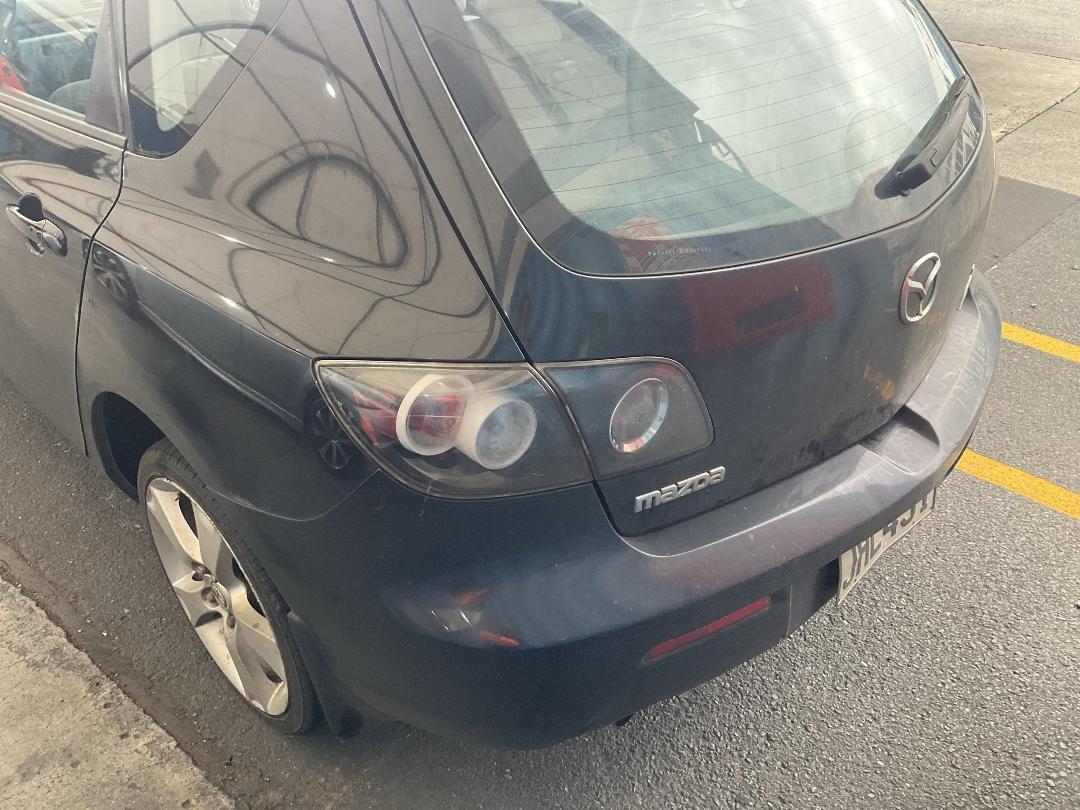 Photo '12' of Mazda Axela Photo '12' of Mazda Axela