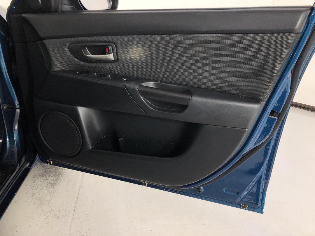 Photo '15' of Mazda Axela Photo '15' of Mazda Axela