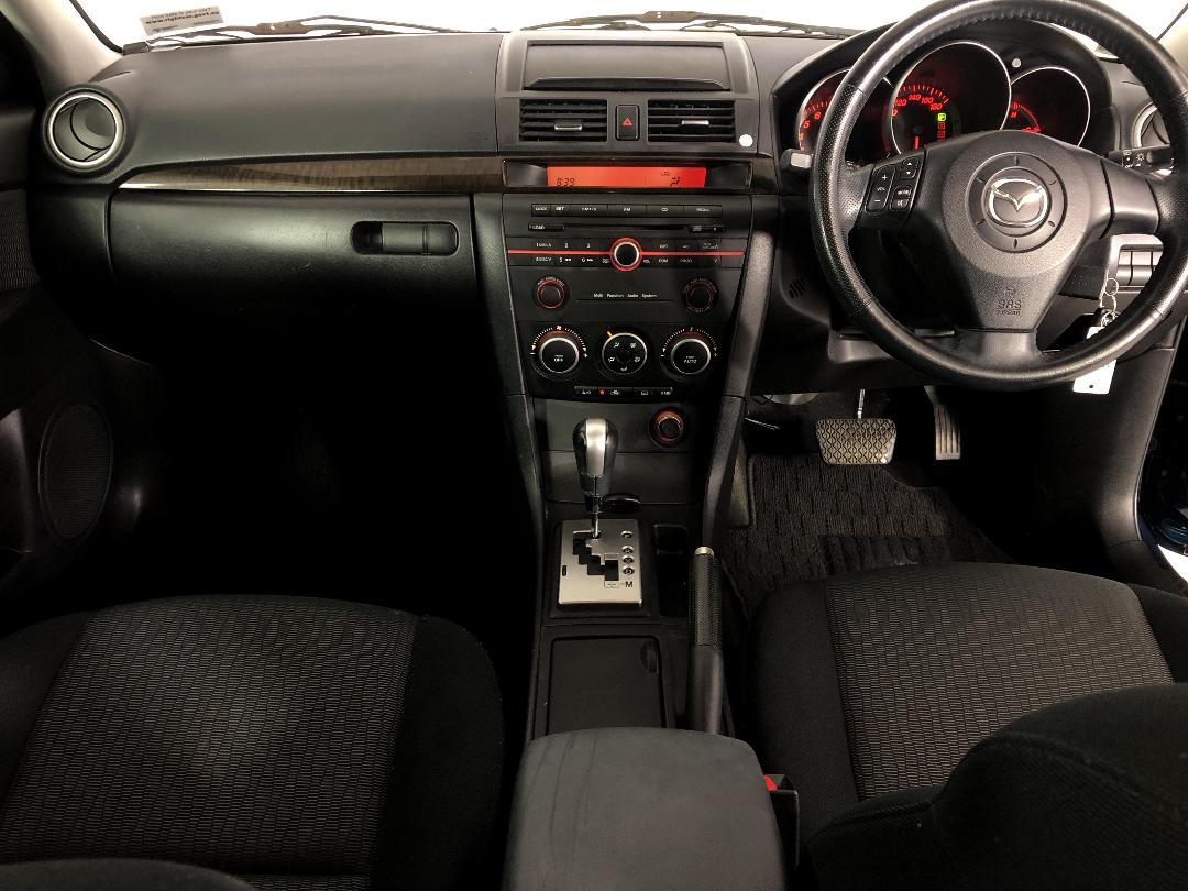 Photo '17' of Mazda Axela Photo '17' of Mazda Axela