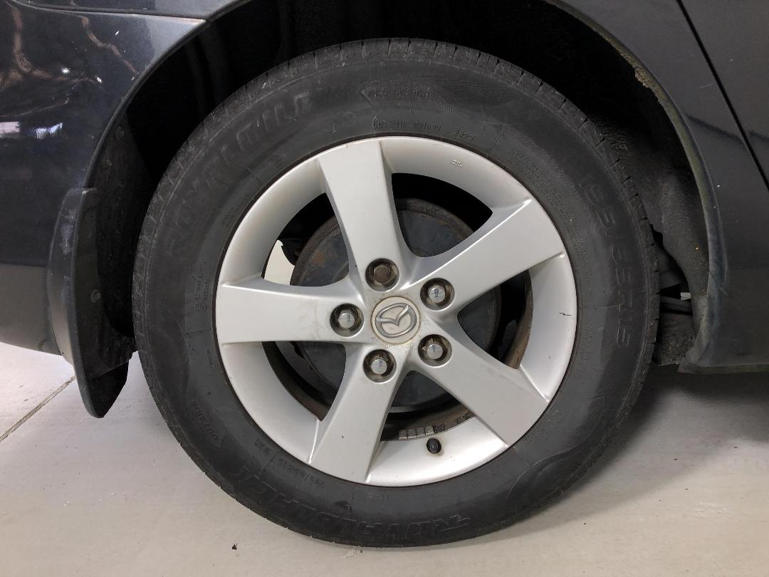 Photo '8' of Mazda Axela