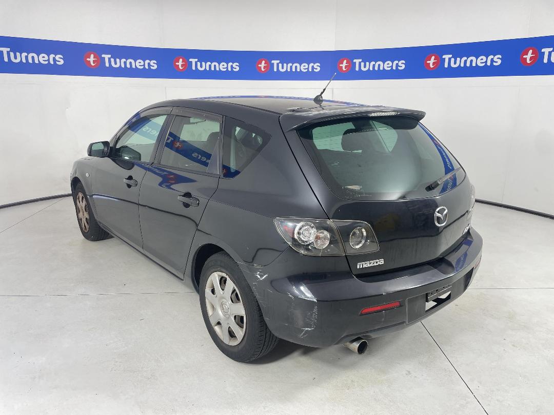 Photo '10' of Mazda Axela