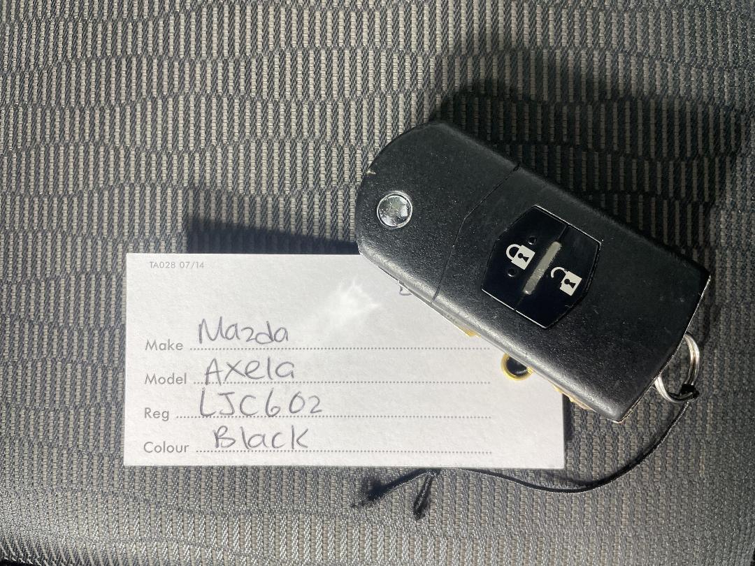 Photo '15' of Mazda Axela