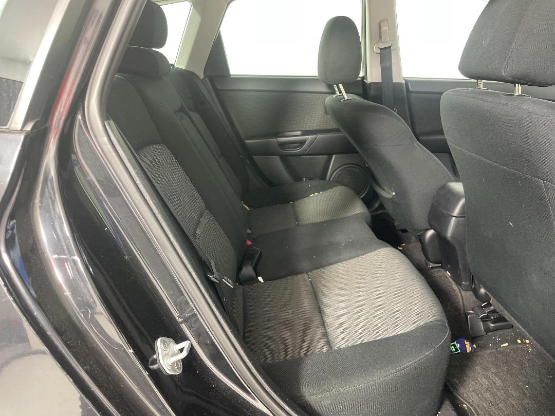 Photo '18' of Mazda Axela