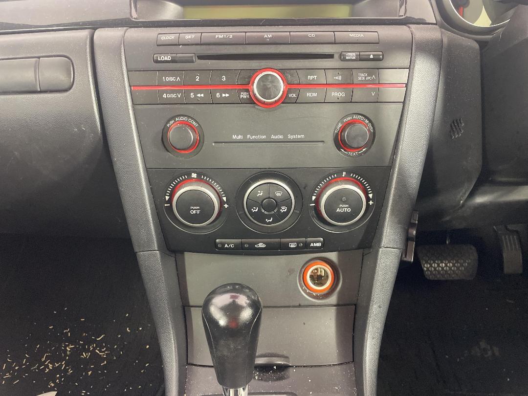 Photo '20' of Mazda Axela