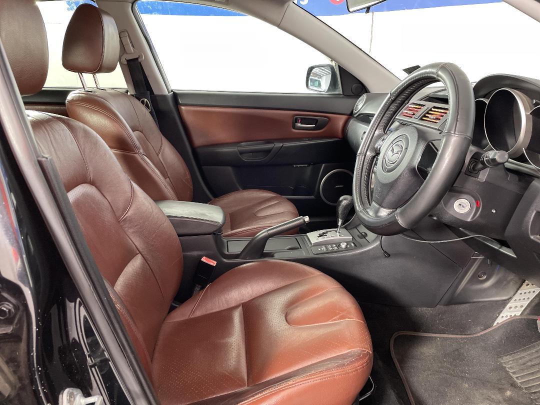 Photo '16' of Mazda Axela Photo '16' of Mazda Axela