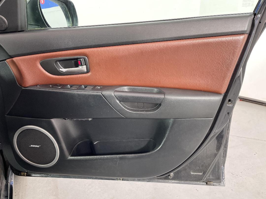 Photo '15' of Mazda Axela Photo '15' of Mazda Axela