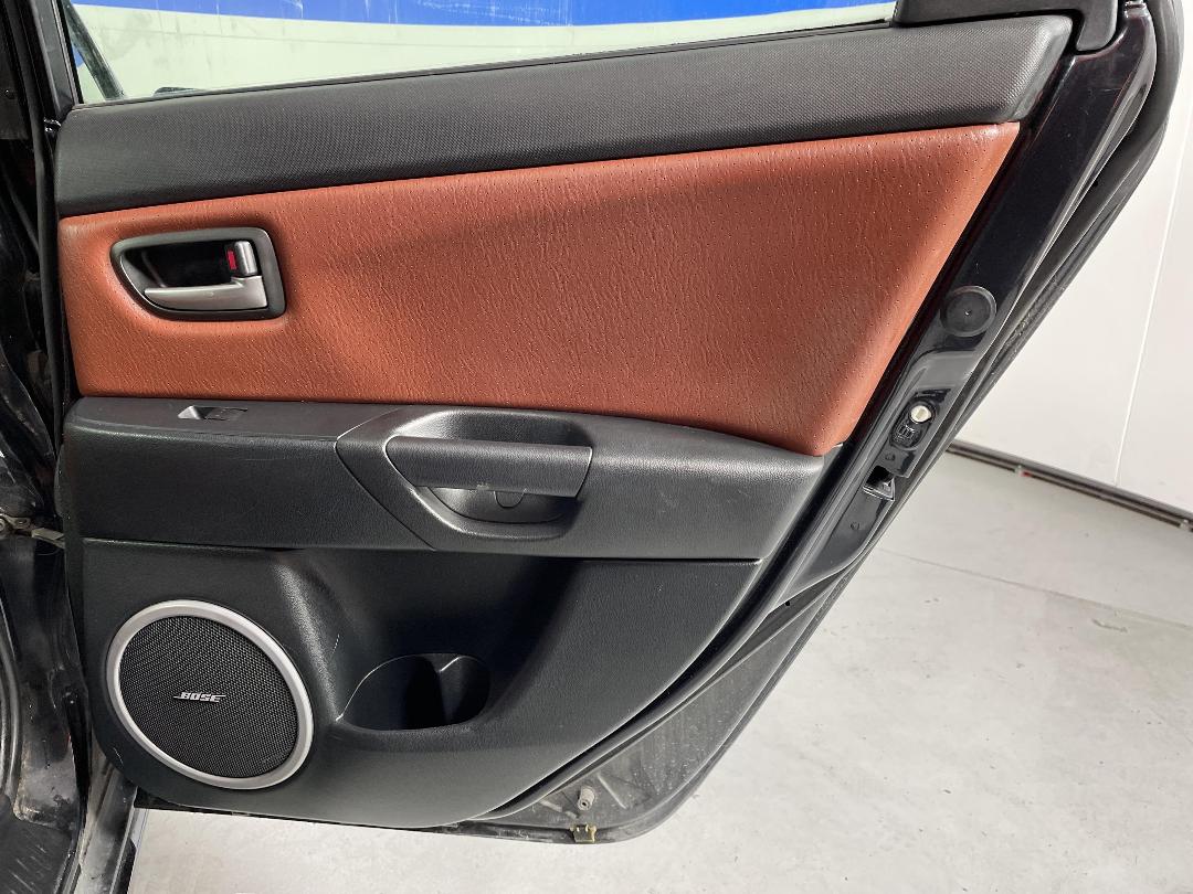 Photo '19' of Mazda Axela Photo '19' of Mazda Axela