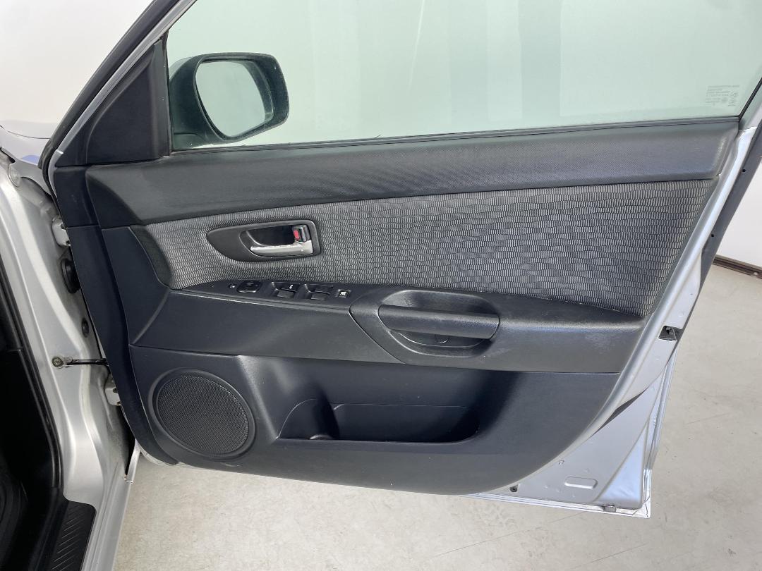 Photo '15' of Mazda Axela