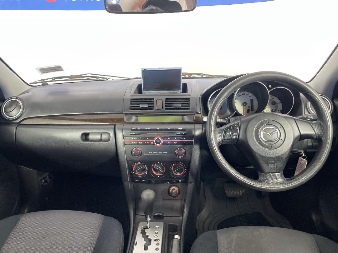 Photo '17' of Mazda Axela