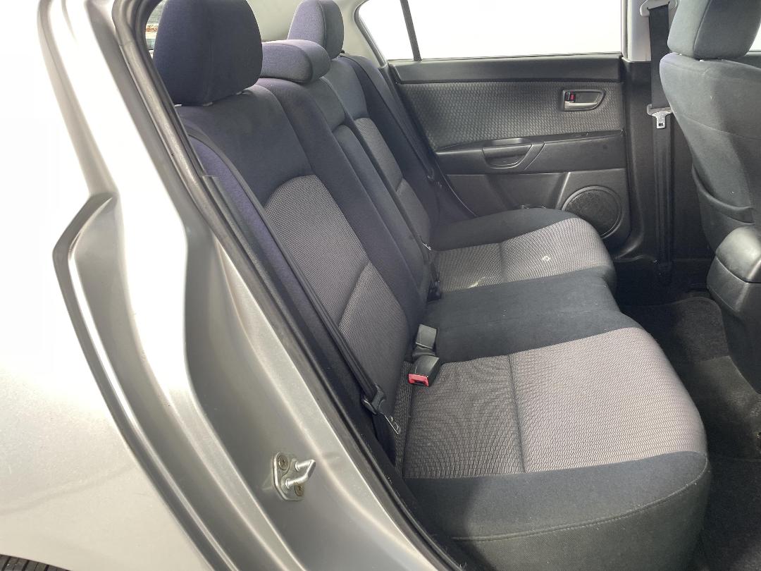 Photo '20' of Mazda Axela