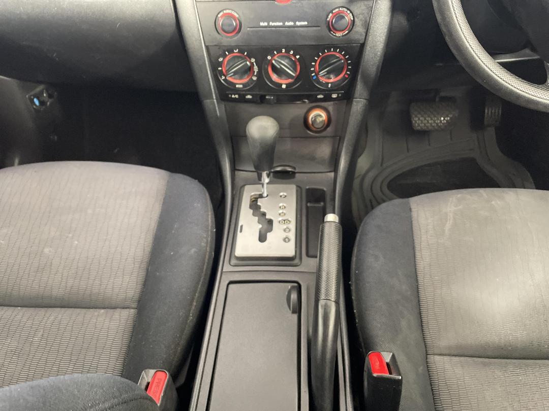 Photo '18' of Mazda Axela