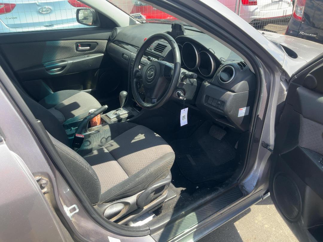 Photo '12' of Mazda Axela