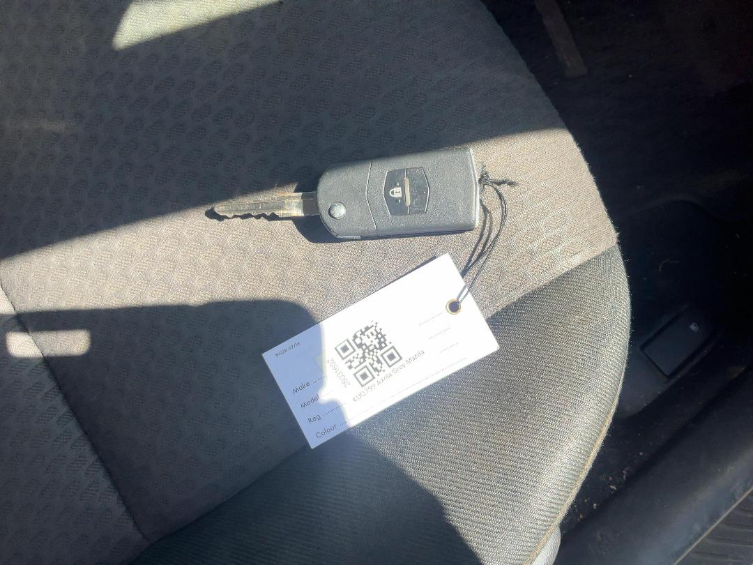 Photo '14' of Mazda Axela