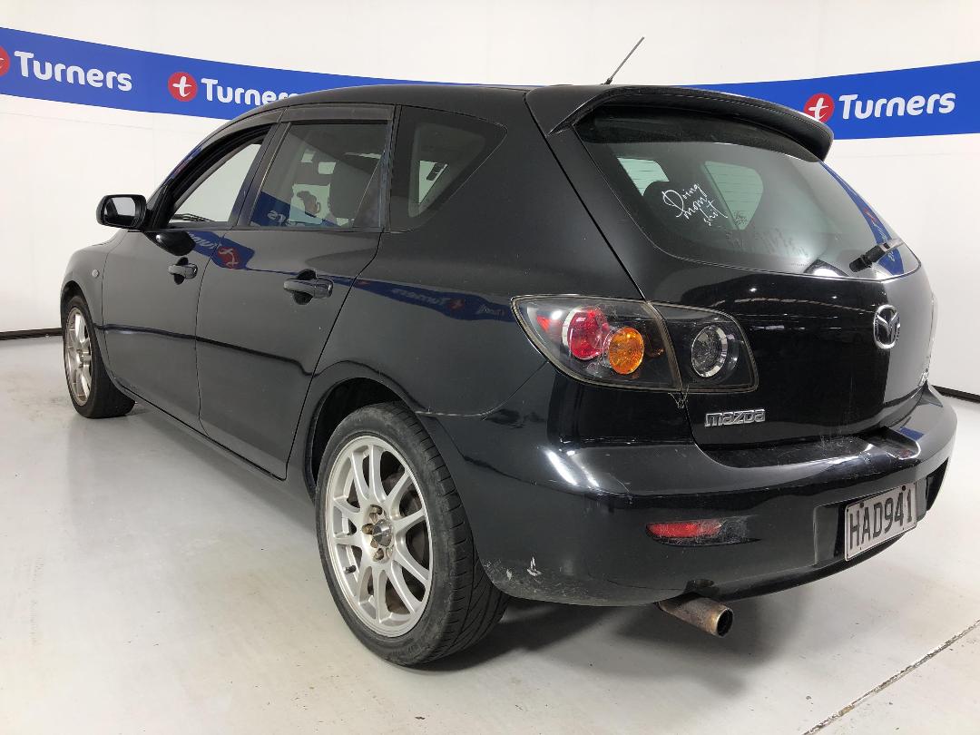 Photo '10' of Mazda Axela