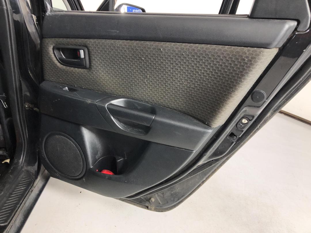 Photo '17' of Mazda Axela