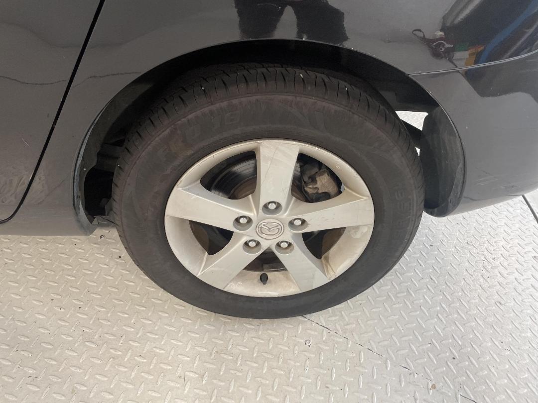 Photo '11' of Mazda Axela