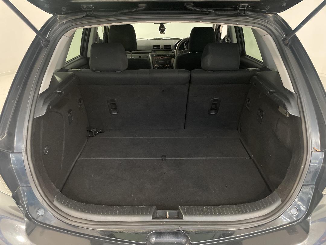 Photo '14' of Mazda Axela