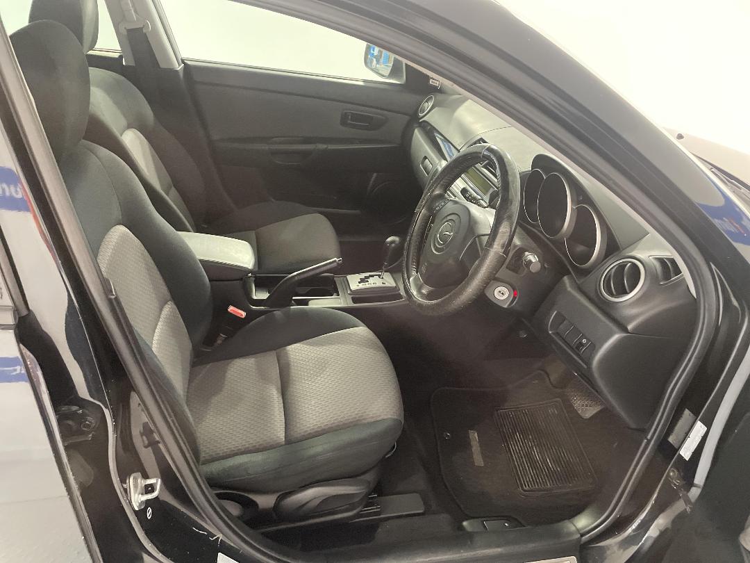 Photo '16' of Mazda Axela