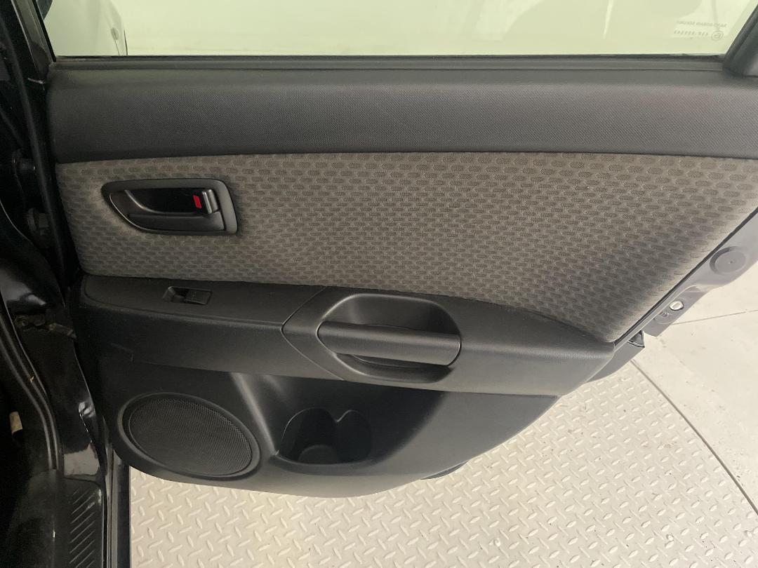 Photo '19' of Mazda Axela