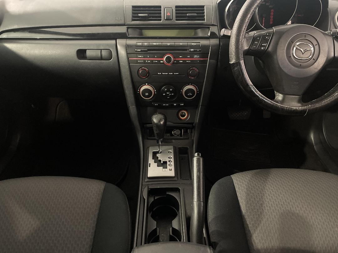 Photo '18' of Mazda Axela