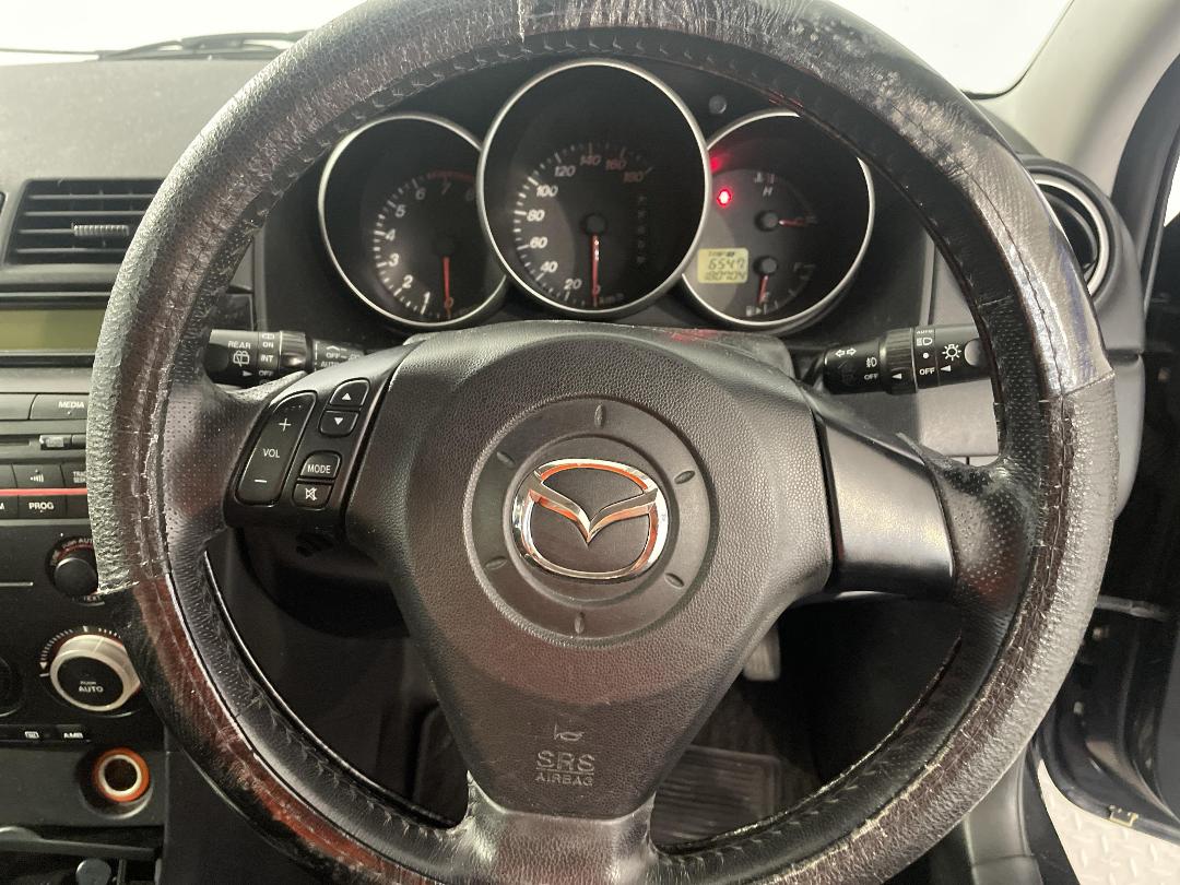 Photo '27' of Mazda Axela