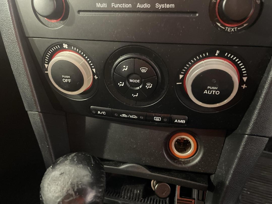 Photo '29' of Mazda Axela