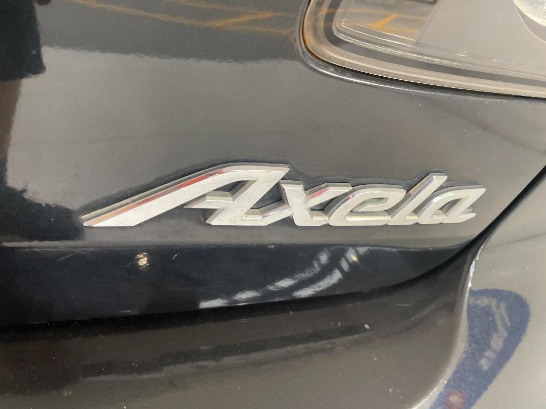 Photo '35' of Mazda Axela