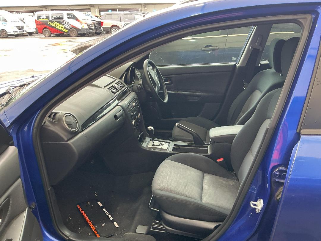 Photo '17' of Mazda Axela Photo '17' of Mazda Axela