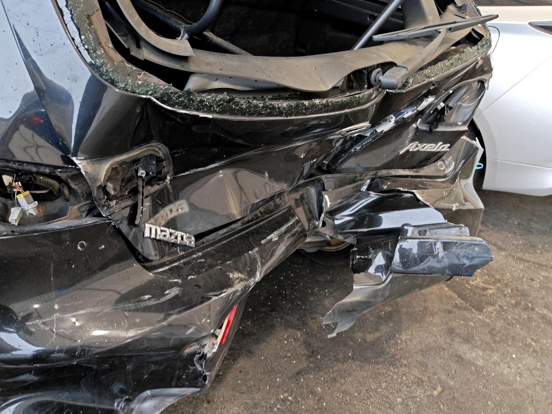 Photo '5' of Mazda Axela