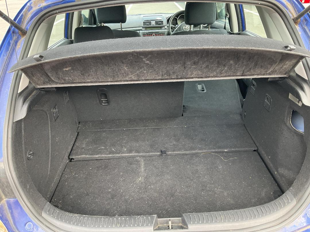 Photo '13' of Mazda Axela