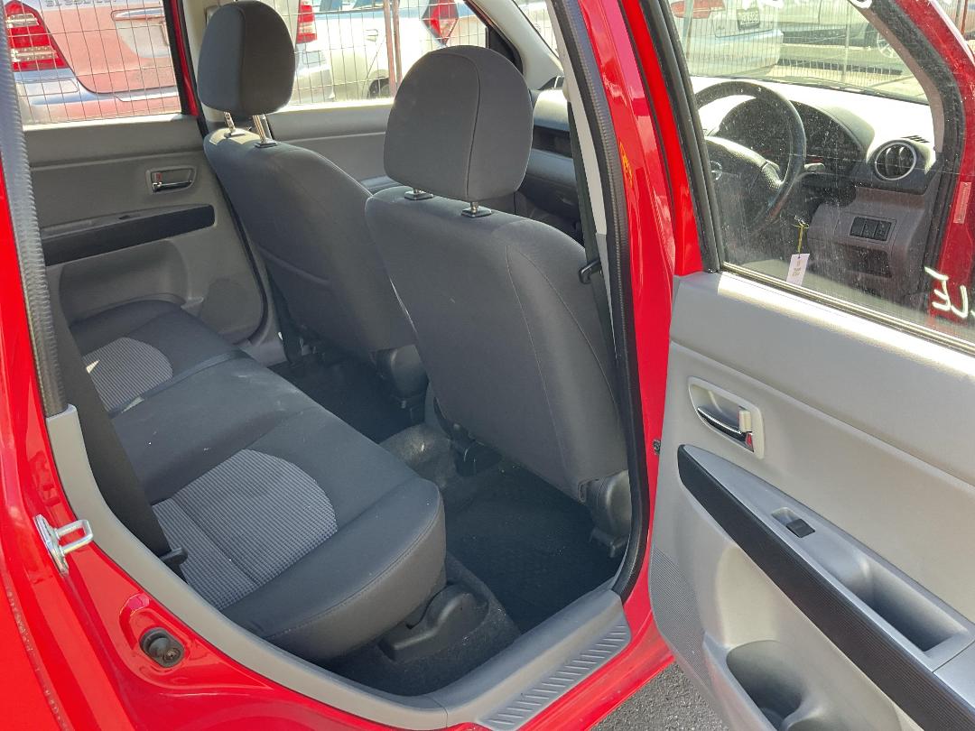 Photo '12' of Mazda Demio Photo '12' of Mazda Demio